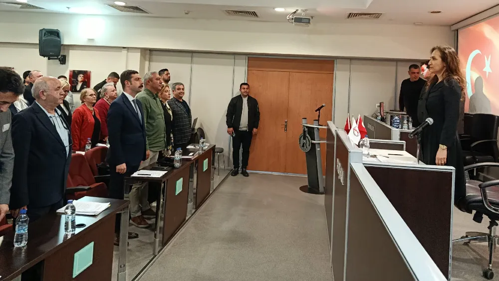 Karşıyaka Meclisi’nde CHP Grubu’nda büyük çatlak… AK Partili Ünal’a 13 oy çıktı