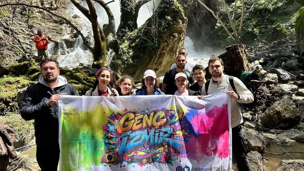 Doğaseverler Efes Mimas Yolu’nda bahar yürüyüşü yaptı