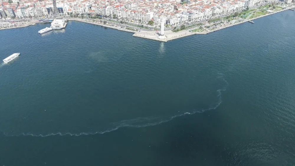 İzmir Körfezi'nde yine dış kaynaklı kirlilik tespit edildi