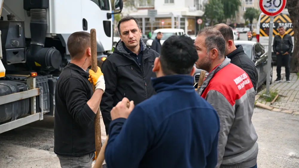 Bornova’nın kalbi Zafer Caddesi baştan sona yenileniyor