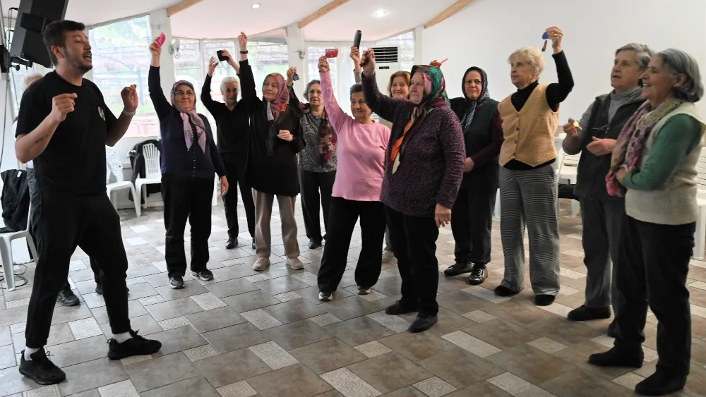 Bornova’da yaratıcı drama ile hayata yeniden katılım