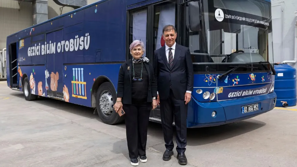 İzmir'den deprem bölgesine Bilim Otobüsü