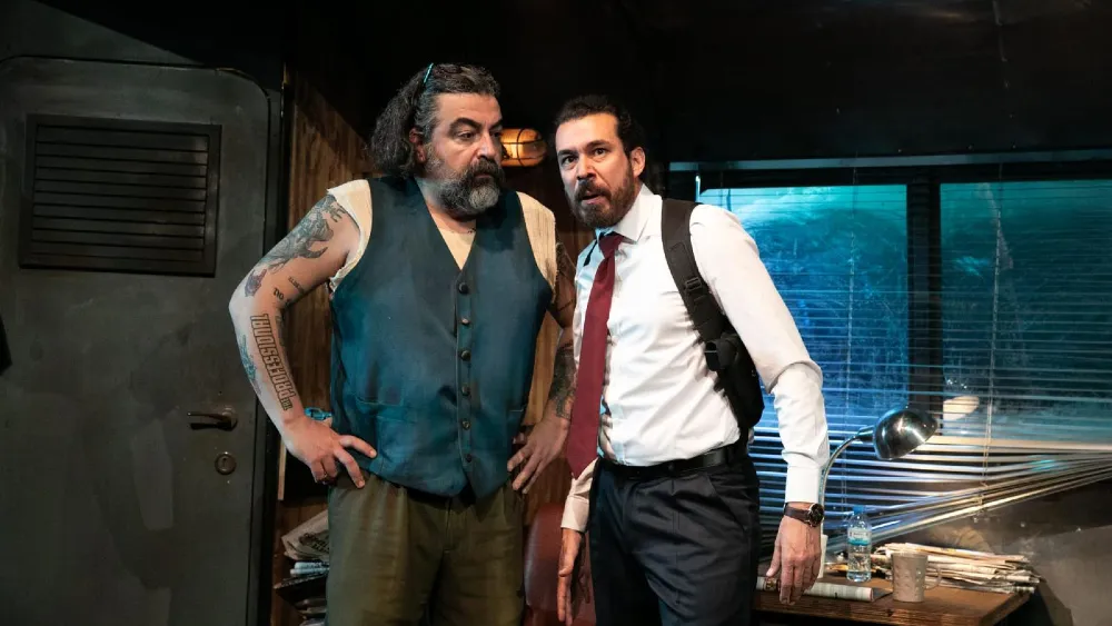 İzmir Şehir Tiyatroları'ndan yeni oyun: Halktan Biri'nin prömiyeri 22 Nisan’da!