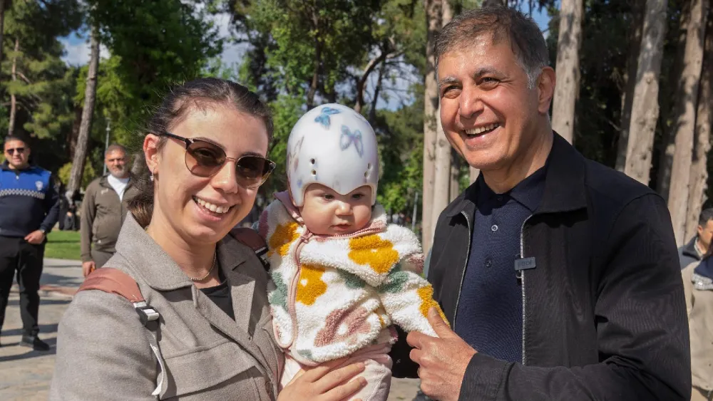 Başkan Tugay’dan Buca-Hasanağa Bahçesi’nde sıcak hafta sonu buluşması