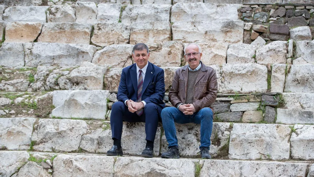 İzmir’in 8 Bin 500 yıllık hazinesi masaya yatırıldı