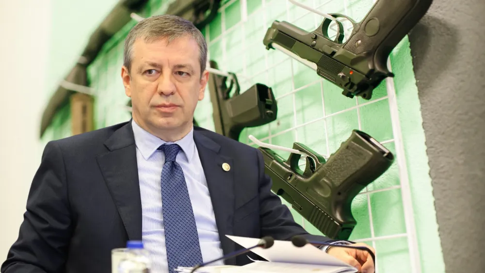 Türeli, kuru sıkı silahlara dikkat çekti, iki bakana soru önergesi verdi