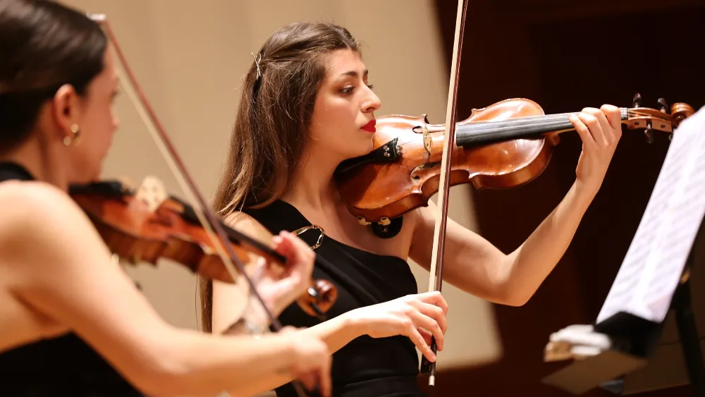 İzmir Oda Orkestrası yine ayakta alkışlandı