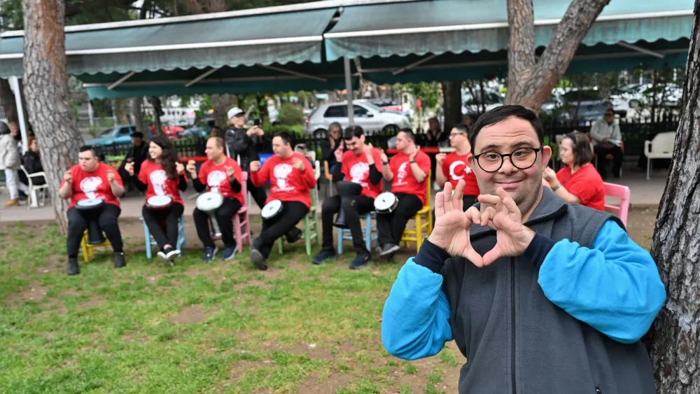 +1 Down Kafe’de engel tanımayan ritimler kalplere dokundu