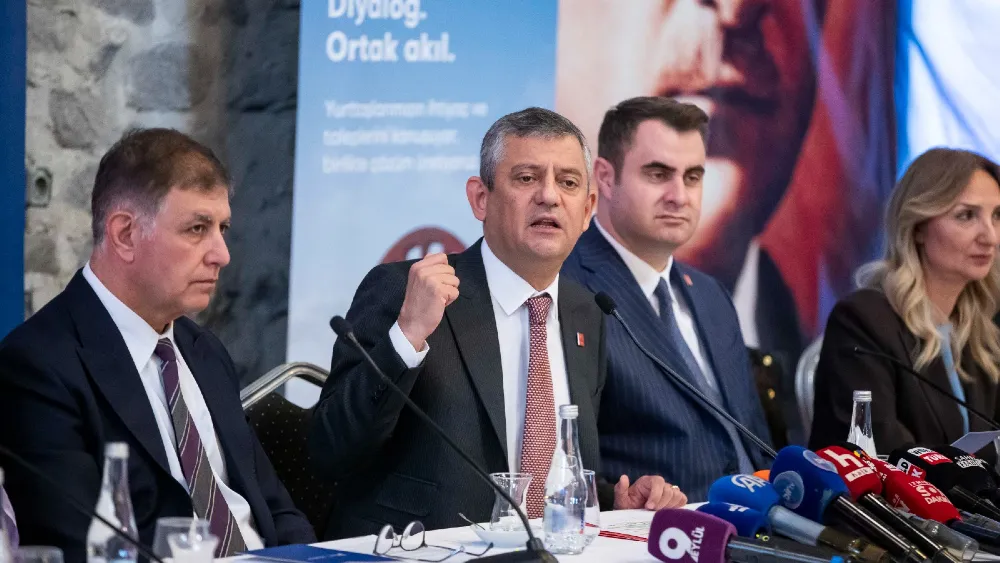 Özgür Özel'den Roman vatandaşlarla ilgili özeleştiri: "Romanlara negatif ayrımcılık yapılıyor, bu konudaki eksikliğimizi biliyoruz” 