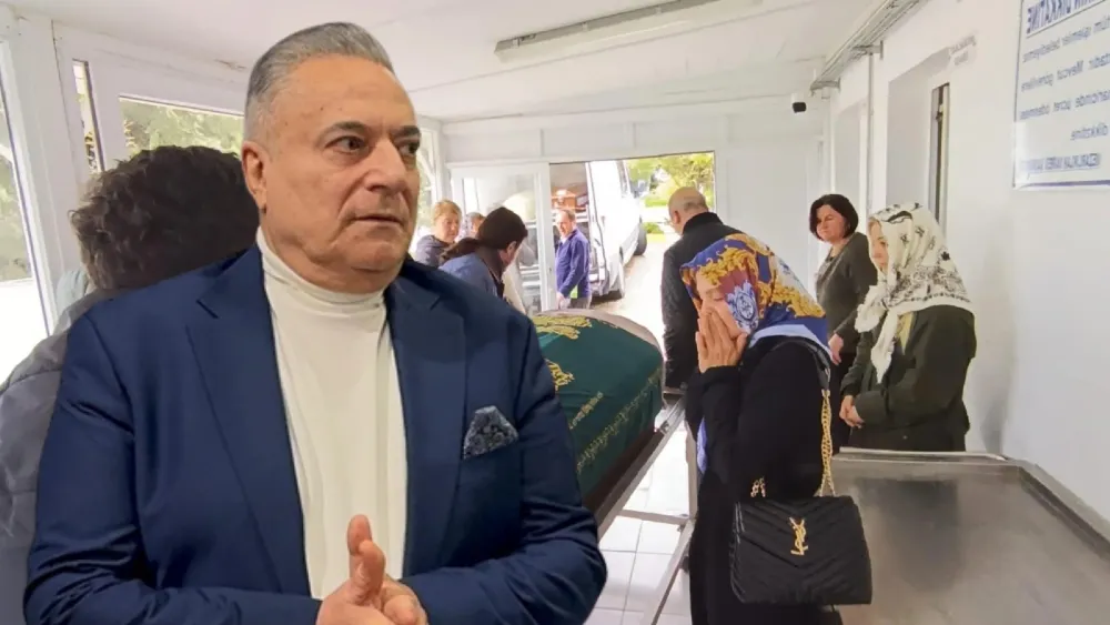 Mehmet Ali Erbil annesinin İzmir’deki cenazesine katılmadı…