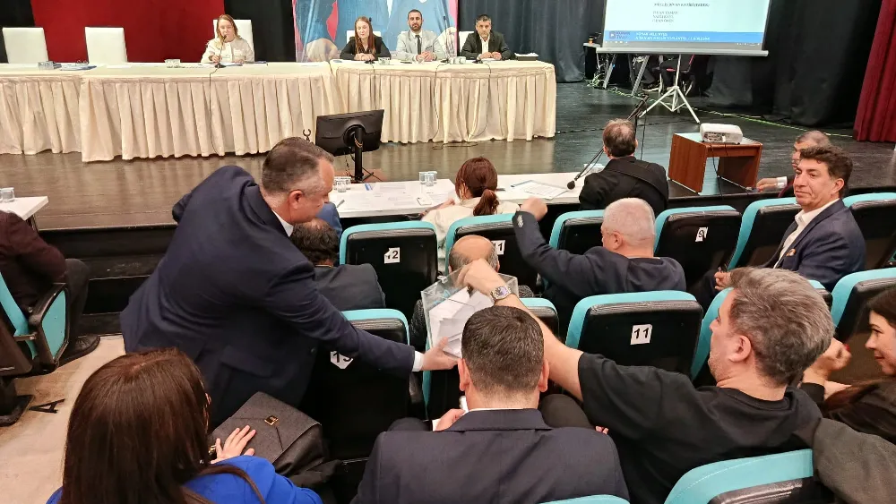 Konak Belediyesi Meclisi’nde seçim günü… Umdular, birinci başkan vekili oldu!