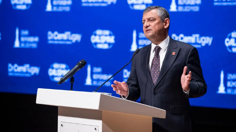 Özel'den Meslek Fabrikası tepkisi: AK Parti polis eliyle operasyon yapıp Meslek Fabrikası’nı ele geçirdi!