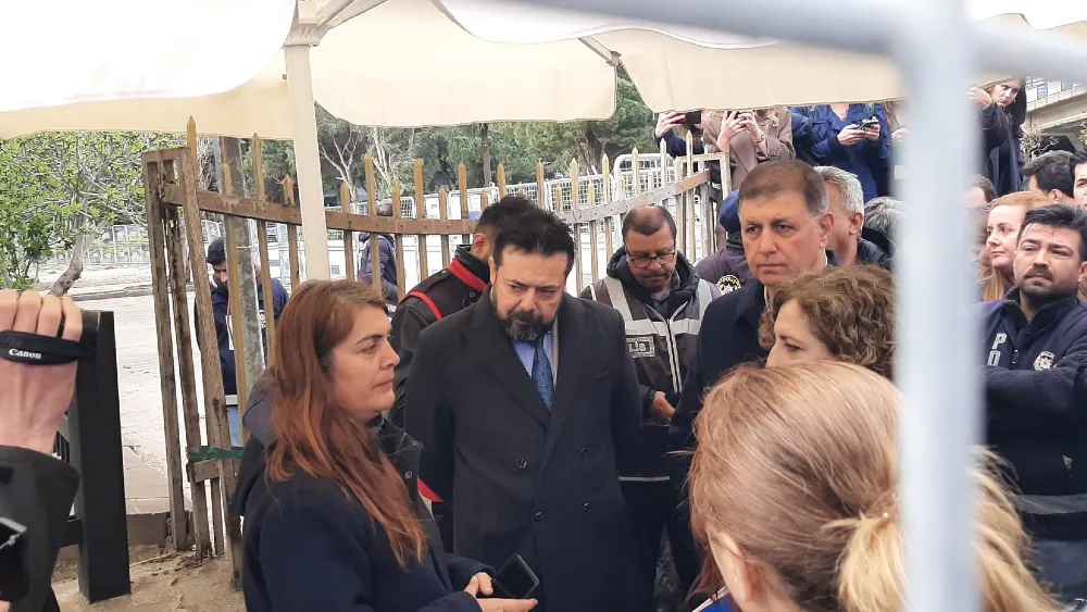 Mahkeme heyeti Meslek Fabrikası'nda! Tugay ve Büyükşehir avukatları içeri alınmadı!