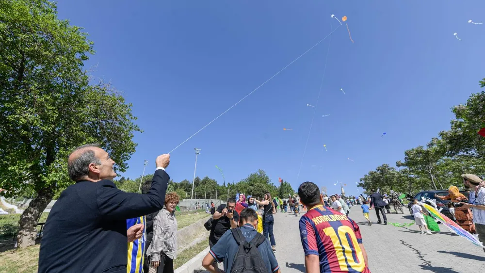 Kadifekale’de gökyüzü uçurtmalarla renklendi