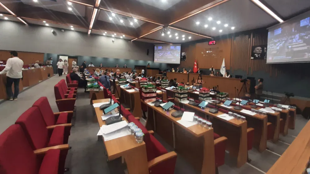 İzmir Büyükşehir Belediye Meclisi'nin mayıs ayı ikinci toplantısı yapılamadı… CHP çoğunluğu toplayamadı