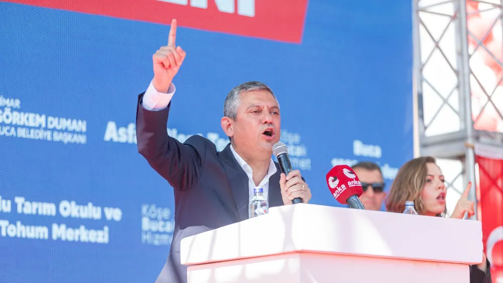 Özgür Özel: CHP gerekirse baş eğen ama baş vermeyenlerin partisidir