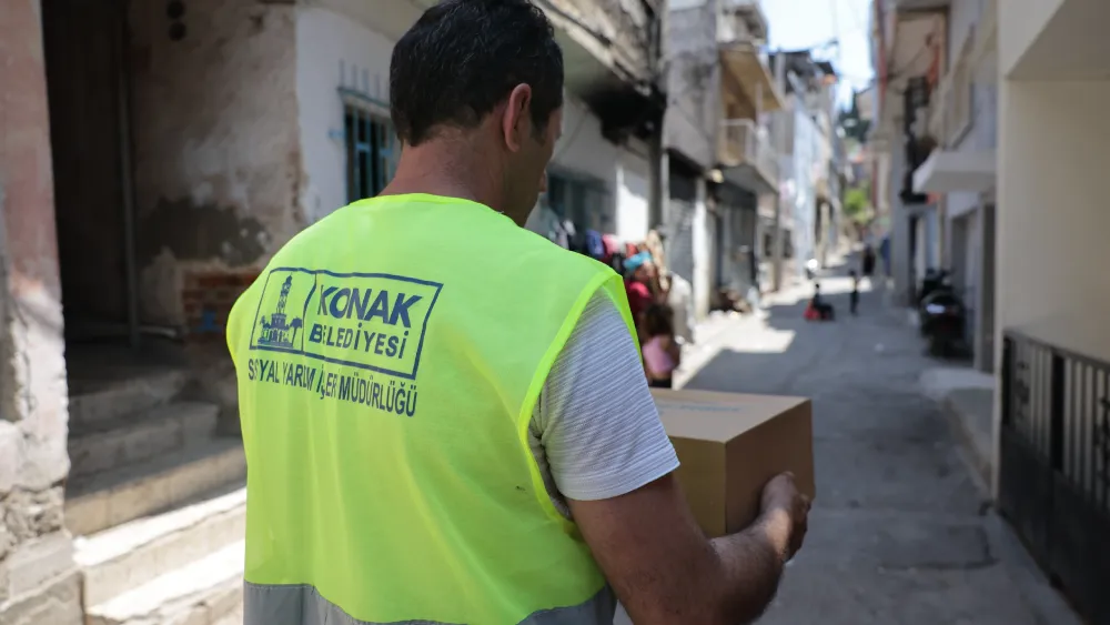 Konak’ta dayanışma geleneği bu bayram da devam ediyor