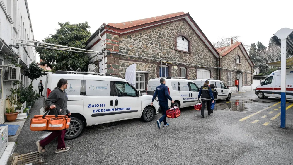 El koyma sürecinde sıra eski Gasilhane binasında..Şimdi de evde bakım ve ambulans hizmetlerine darbe