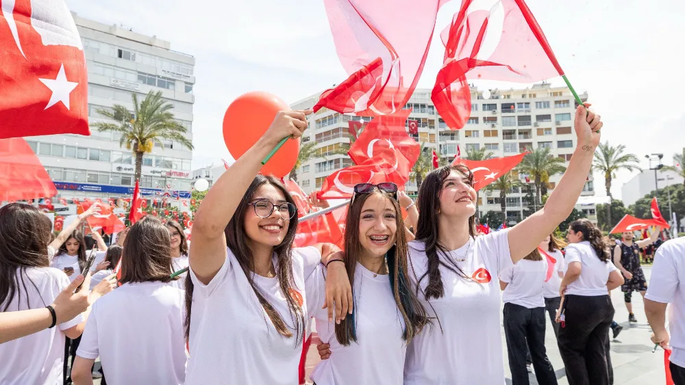İzmir'de 19 Mayıs coşkusu