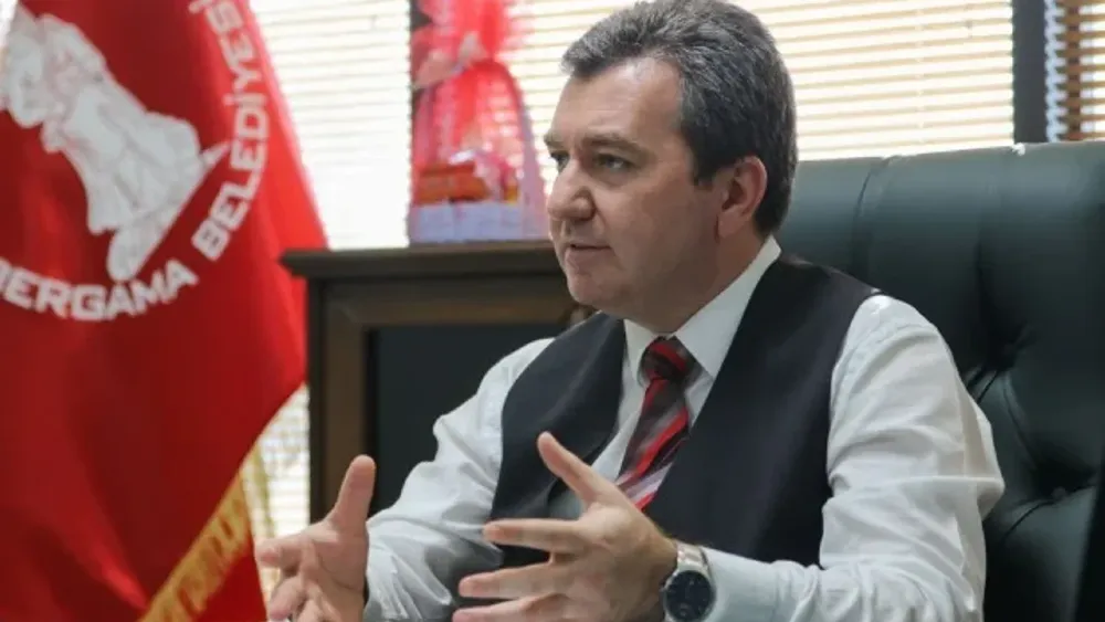 Bergama karıştı… “Eski Başkan Hakan koştu, silah çekip tehdit etti” iddiası