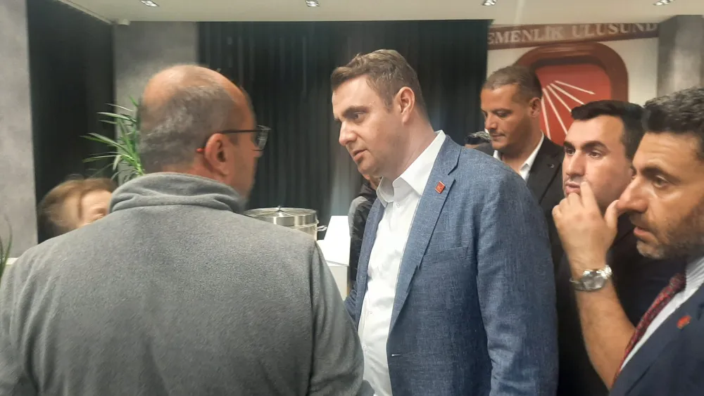 CHP İl Başkanlığı'nda gergin bekleyiş...Güç: Bu yapılan ahlaksızlıktır!
