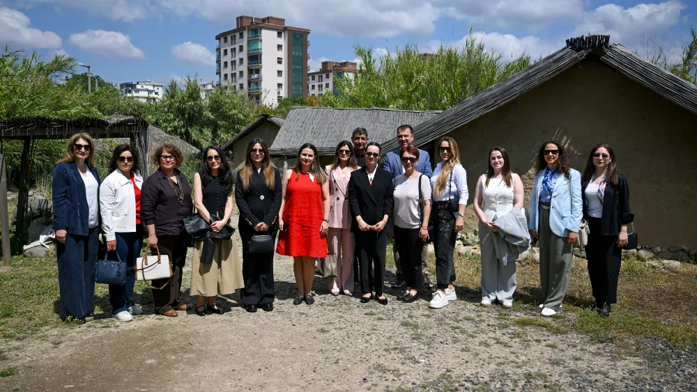 Başkan eşleri Bornova’da buluştu