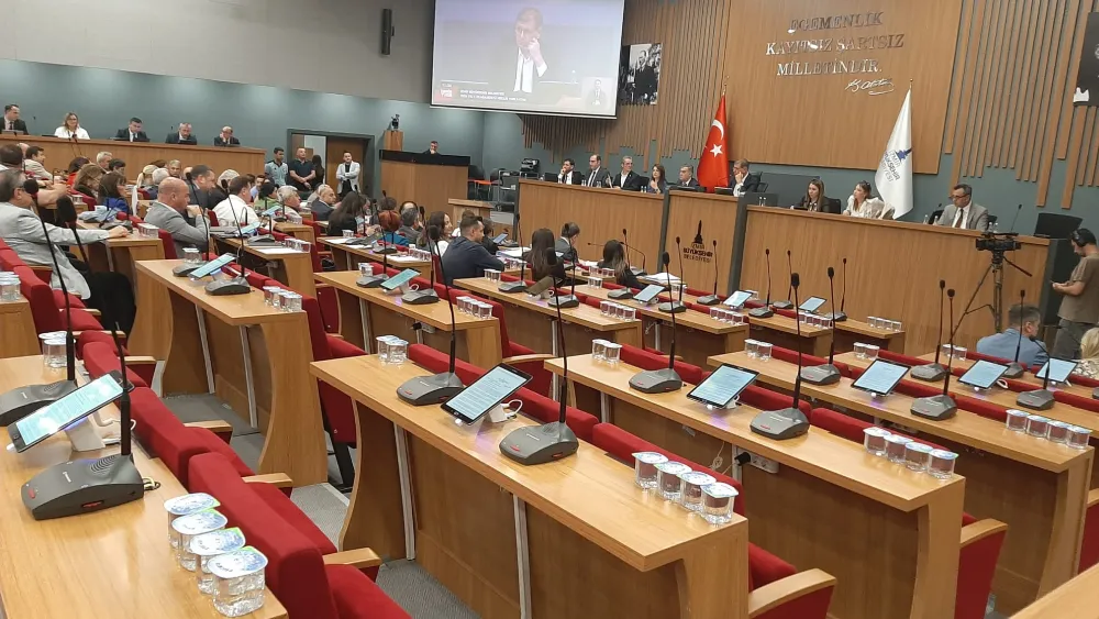 Tugay’dan Mavişehir çıkışı: Ne belediyeye ne kamuya kazık atmalarına izin vermeyeceğim