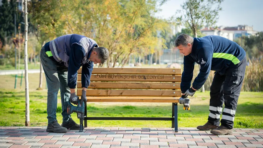 Bayram öncesi İzmir’in parklarında yoğun bakım mesaisi