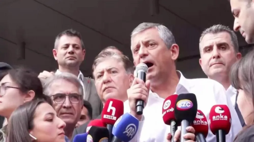Özgür Özel Genel Merkezden ayrıldı: Baba ocağını geri alacağız