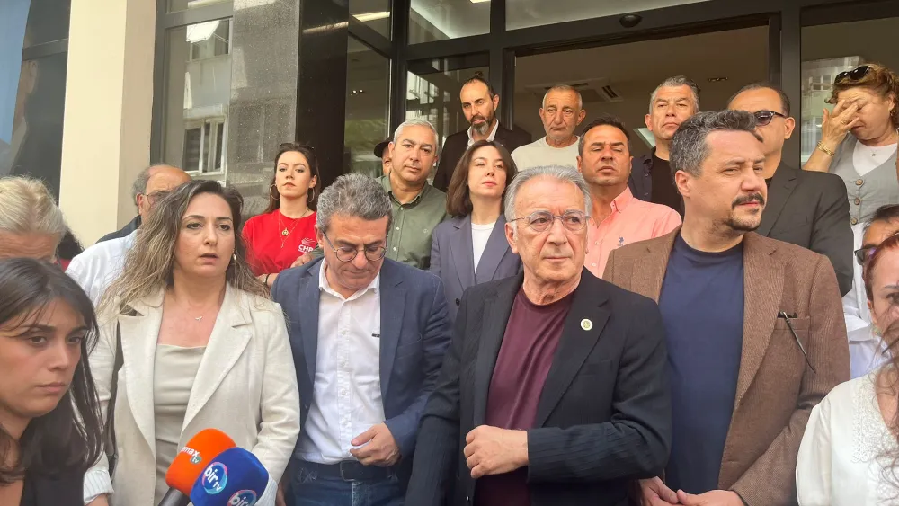 İzmir Barosu’ndan CHP’ye destek ziyareti: Yılmaz yargıya seslendi!