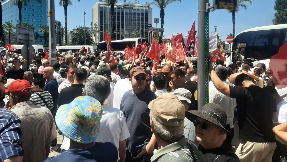 Enginyurt açıkladı: Özel, Atatürk Anıtı’na çelenk koyup partililerle Gündoğdu’ya yürüyecek