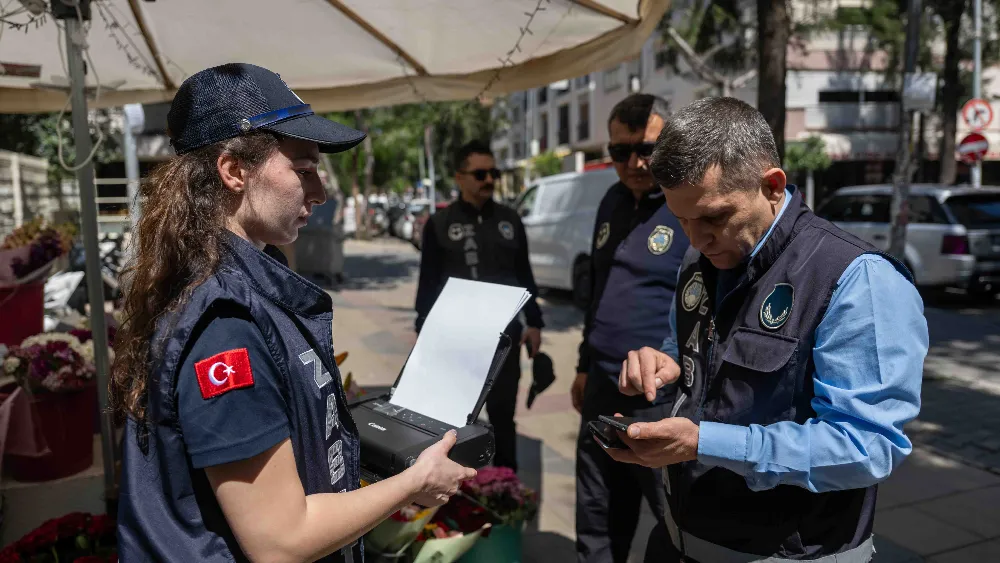Bornova’da zabıta denetimlerine teknoloji gücü  