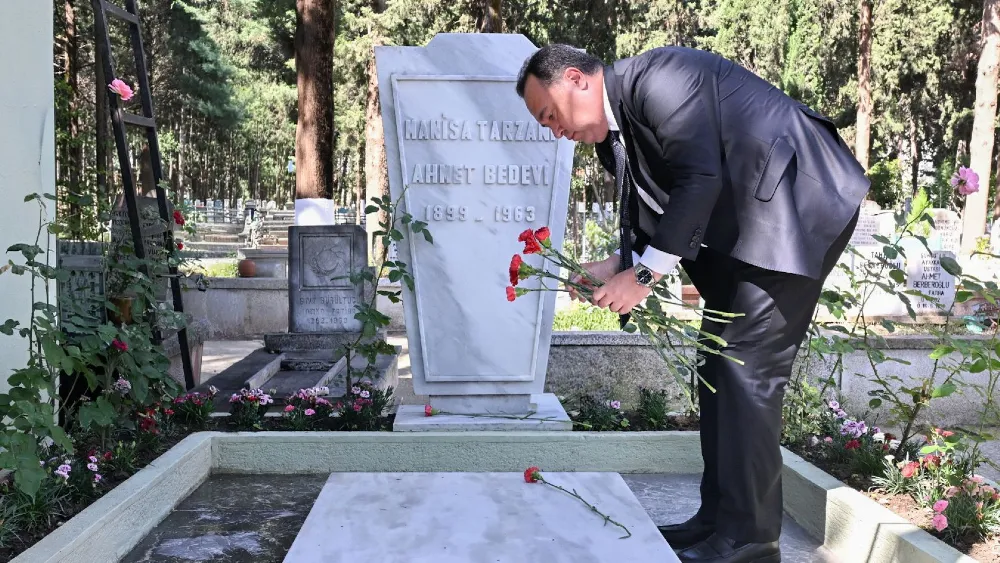 Yeşilin Atası Manisa Tarzanı Mezarı Başında Anıldı
