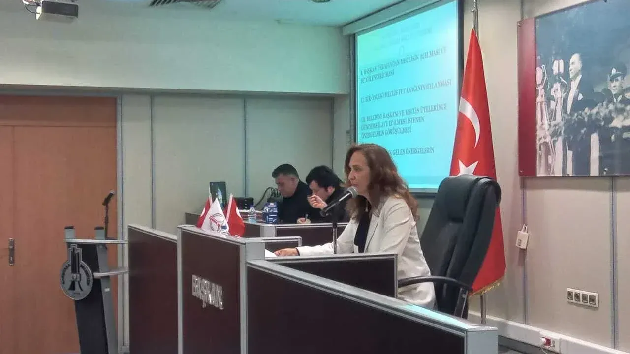Karşıyaka Belediye Başkanı Yıldız Ünsal