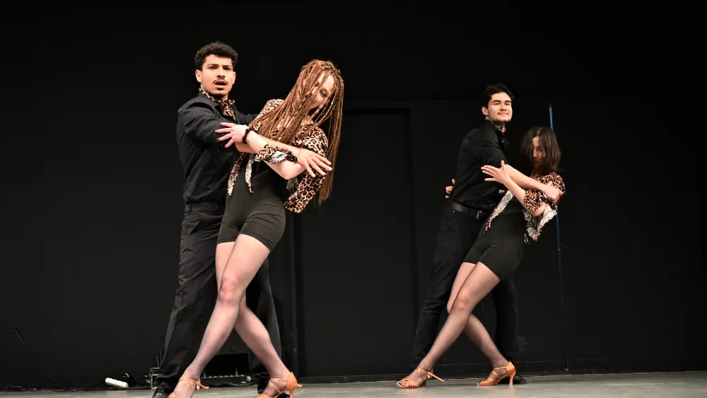 Bornova’da dans dolu iki gün: 12. Elada Dans Festivali büyüledi!