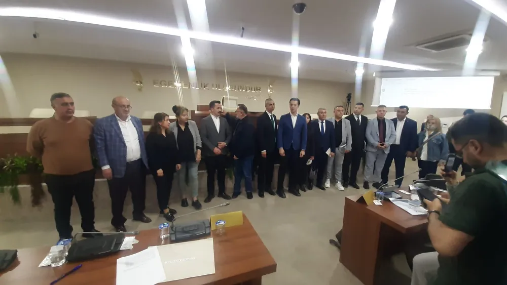 Karabağlar Meclisi karıştı...Kadir Dalgıç ve Koray Uğantaş'a oto hırsızlığı iddiası