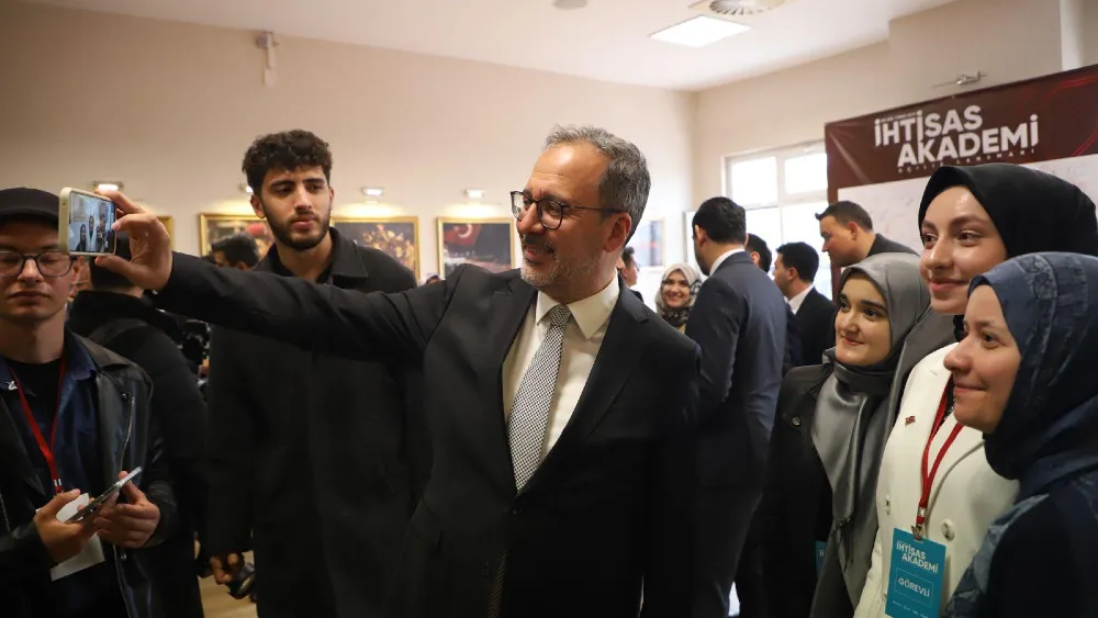 Kasapoğlu: Çeyrek asırdır öznemiz hep gençler oldu