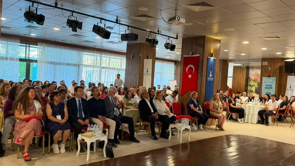 İzmir’in evde bakım modeli masaya yatırıldı..On binlerce yurttaşa evinde şifa