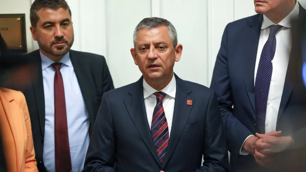 Özgür Özel, İzmir’e geliyor..Cenazeye katılacak