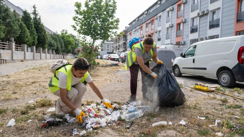 Bornova’da temizlik seferberliği