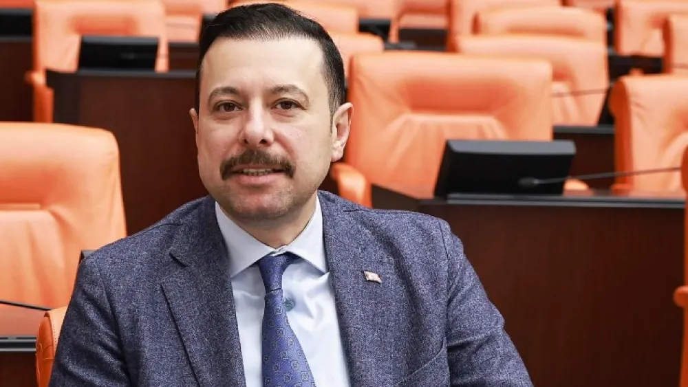 AK Partili Kaya'dan Büyükşehir'e asfalt eleştirisi: Suçlusu Hürmüz değil, belediyecilik anlayışınız