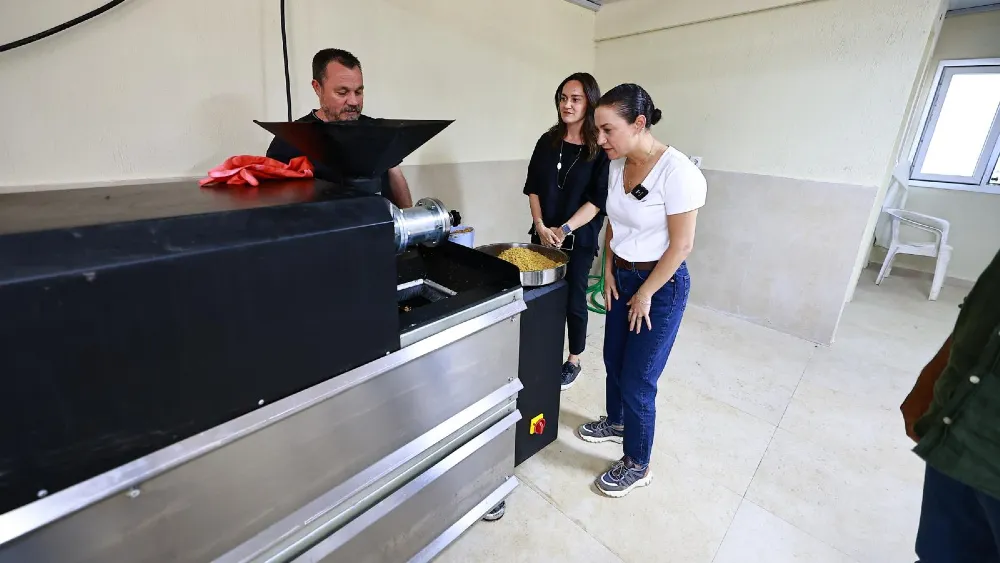 Selçuk'ta atık yemekler çöpe değil, sokak hayvanlarına gidiyor