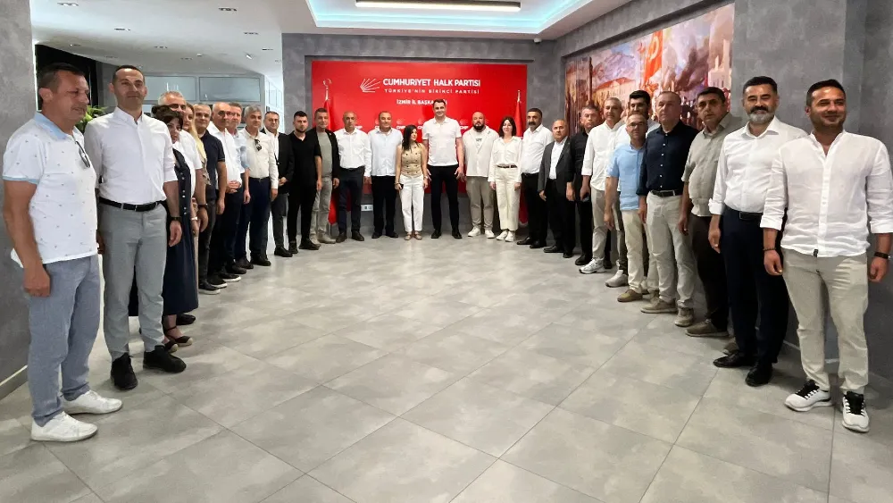 CHP İzmir’de ortalık karışık: İlçe başkanlarının ‘istifa talebi’ne ret!