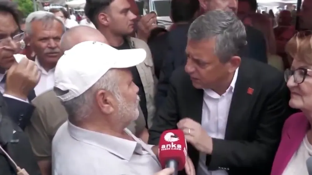 Özel’den CHP’li vatandaşa: ‘İstifa etme bekle’ dedi Tugay’ı örnek gösterdi