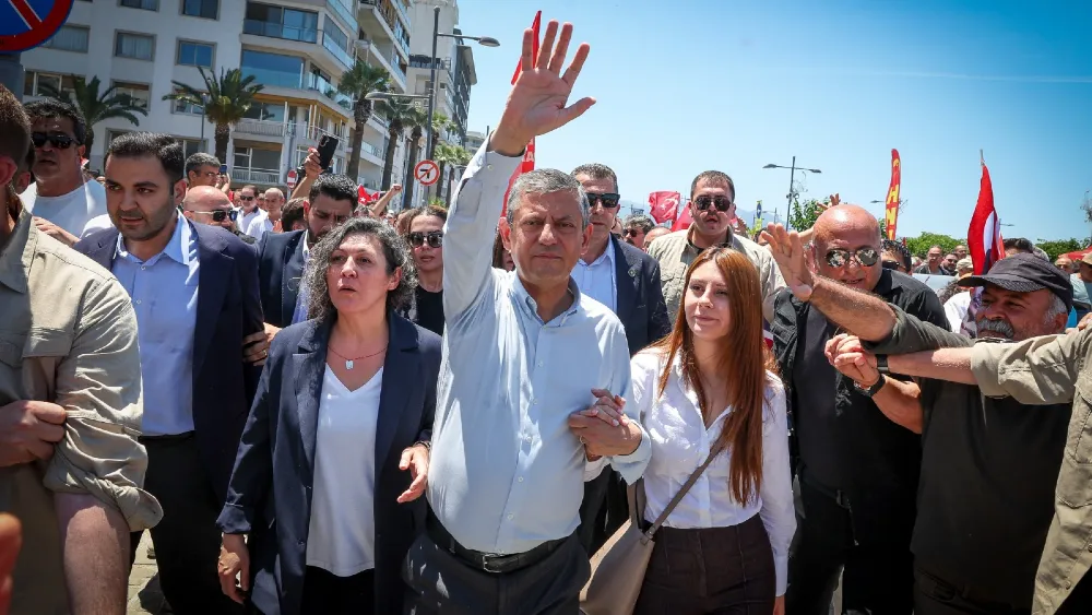 Özel’in İzmir programı değişti!