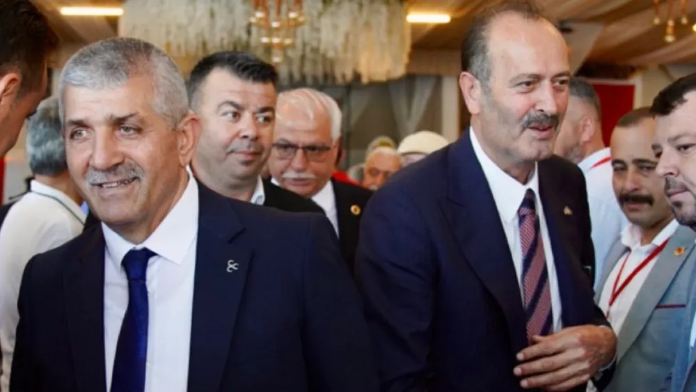 MHP İzmir'de kongre mesaisi: İki ilçede başkanlar güven tazeledi!