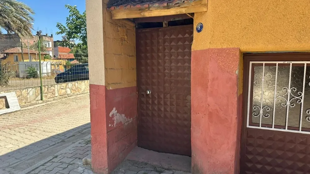 Ödemiş’te acı veren olay: Kapıdaki poşetten bebek çıktı!