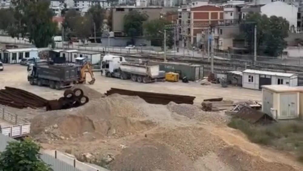 Mavişehir-Şemikler Üst Geçidi çıkışı!... "Başladık dediler, 6 aydır yerinde sayıyorlar!"