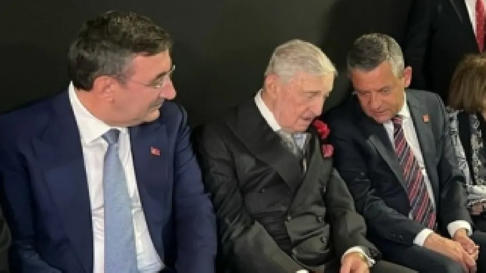 Koç'un CHP'de tercihi Özgür Özel oldu!