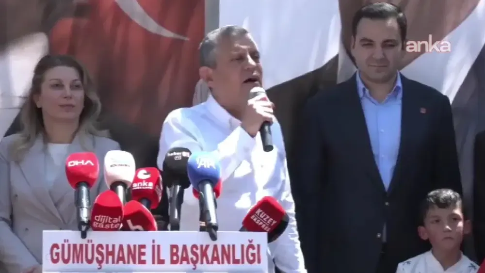Özel‘den Böcek’in “Ferdi Zeyrek’e 950 bin Euro verdim” iddiasına sert tepki… “Ölmüş insanlara iftira atıp partimizi karılamaya çalışıyorlar”